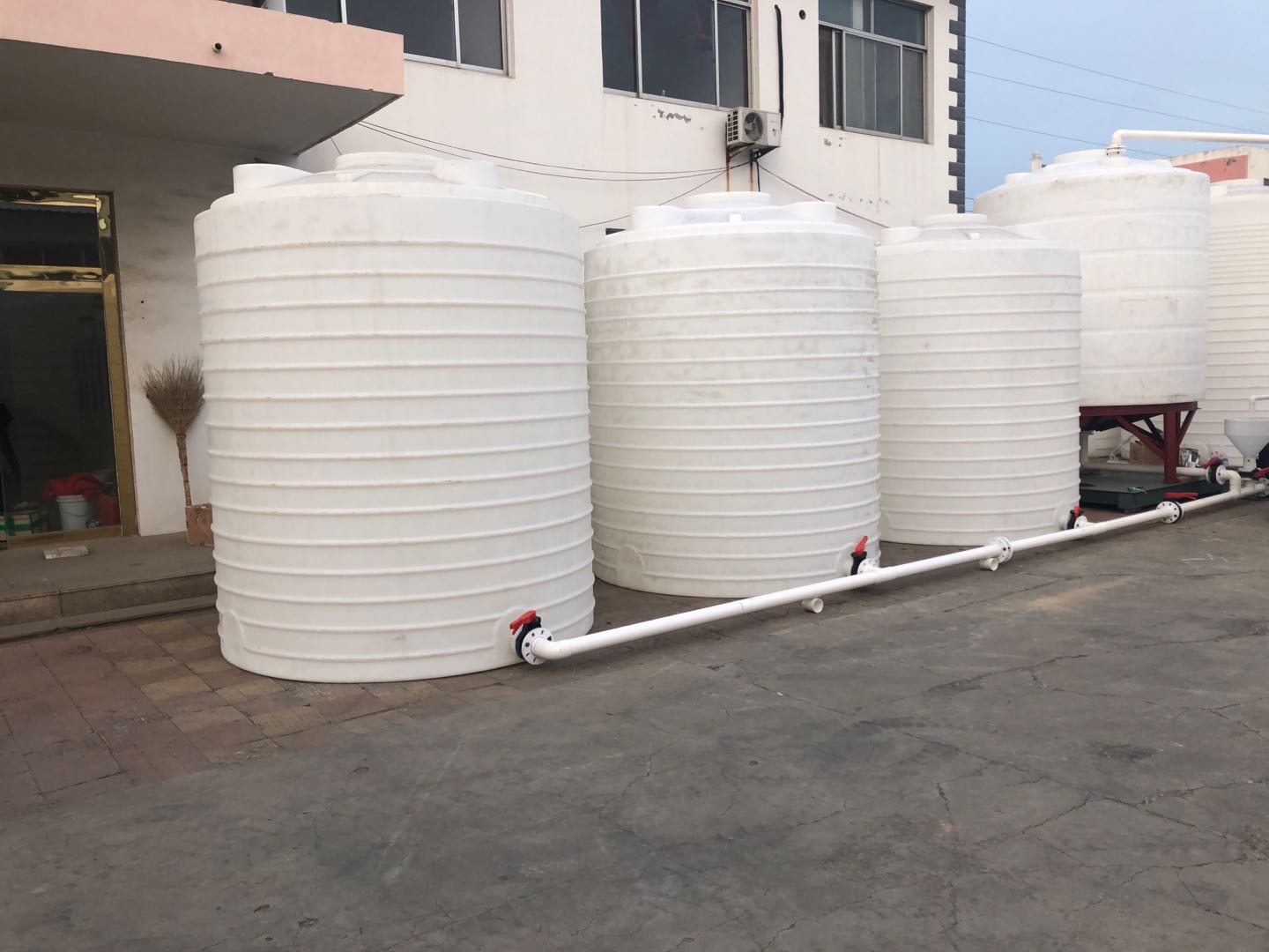 ���σ��޵����c